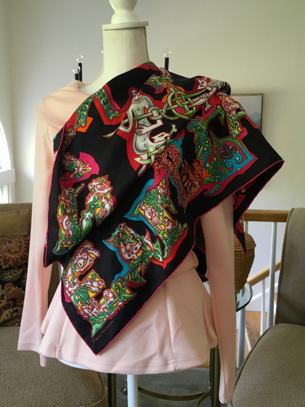 Hermes rare 100% silk Evgenia Miroshnichenko scarf 34” X 34” square